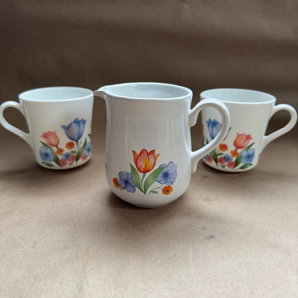 Corning Ware Set of 6 Fresh Cut Tulips Vitelli Glass Mug with Ceramic Milk Jug